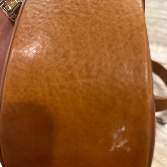 Bene Italian Leather Holmes Crossbody Bag - Picture 9 of 13